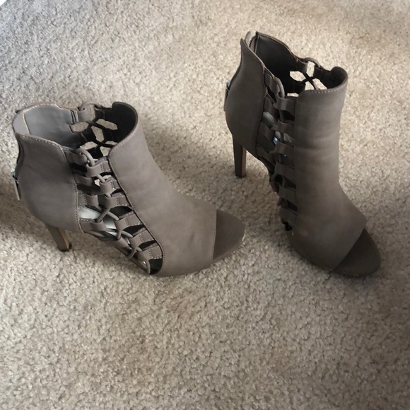 BCBGeneration Nude Heels - Picture 1 of 8